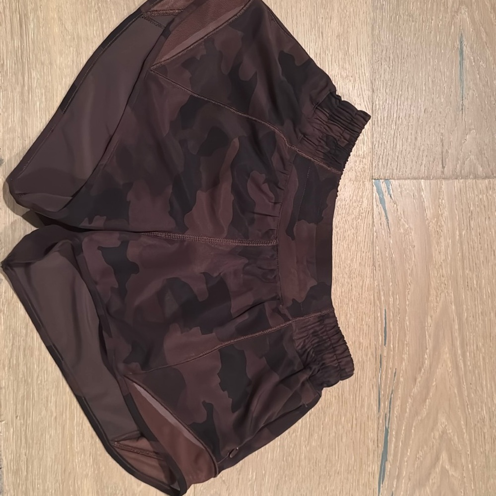 Lululemon hotty hot shorts 4